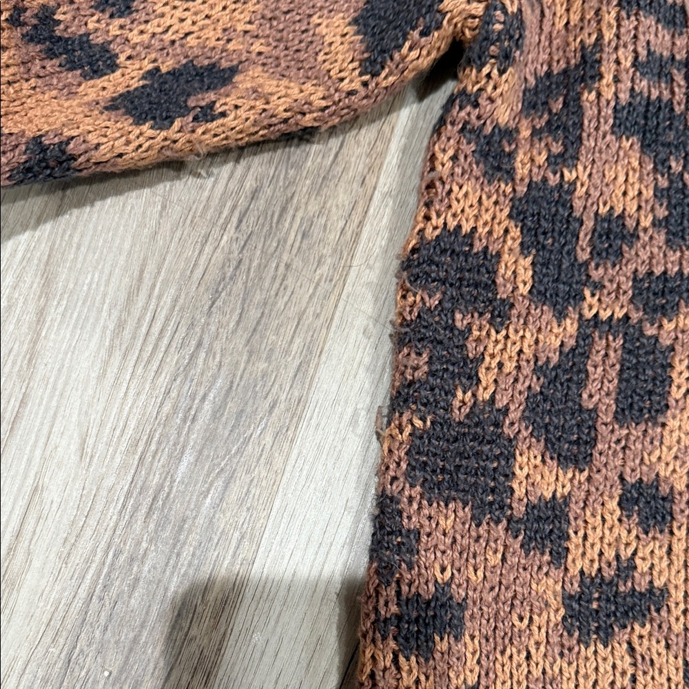 Aerie leopard cheetah boxy sweater Small - Picture 3 of 6